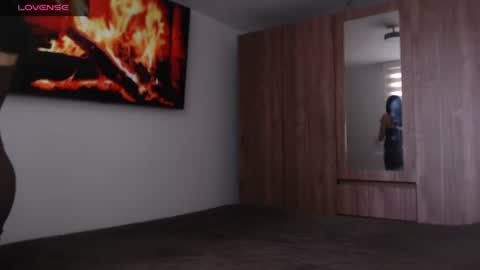 Snapshot of petite_linda chatting on June 2026 07:24:01 PM Linda online show from June 2026 07:24:01 PM