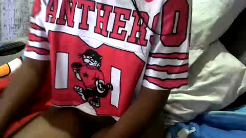 Snapshot of petite_loverr chatting on February 2025 06:40:02 AM Petite loverr online show from February 2025 06:40:02 AM