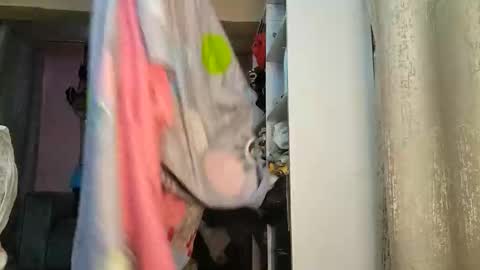 Snapshot of petite_loverr chatting on February 2026 04:42:01 AM Petite loverr online show from February 2026 04:42:01 AM