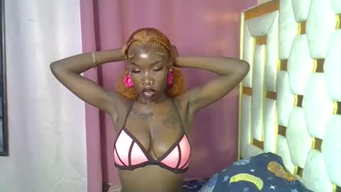 Snapshot of petite_lunar chatting on February 2026 10:17:02 PM Lunar online show from February 2026 10:17:02 PM