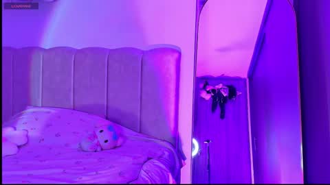 petite_marie_ online show from October 2025 12:22:01 AM