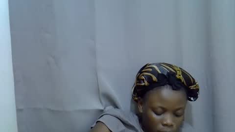 petite_melan online show from October 2025 07:20:02 PM