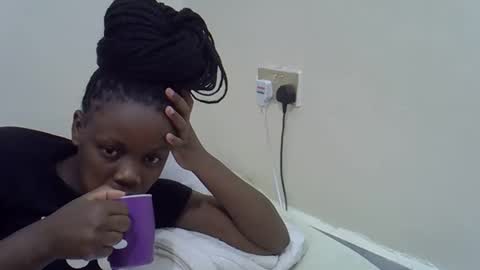 petite_melan online show from December 2025 07:46:02 AM