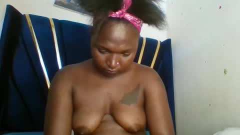 petite_shan online show from April 2026 07:42:02 AM