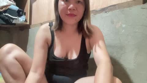 Snapshot of petiteasian_angel chatting on May 2026 09:31:02 PM Hanna online show from May 2026 09:31:02 PM