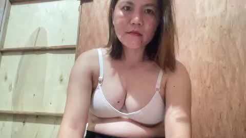 Snapshot of petiteasian_angel chatting on May 2026 08:28:01 PM Hanna online show from May 2026 08:28:01 PM