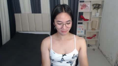 Snapshot of petiteasianmarian chatting on October 2025 06:09:01 PM bigcock Marian online show from October 2025 06:09:01 PM