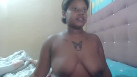 Snapshot of petitechocolatemommy chatting on November 2025 02:55:02 AM petitechocolatemommy online show from November 2025 02:55:02 AM