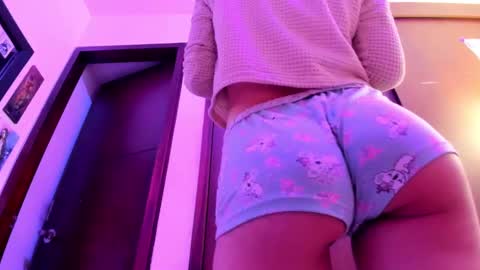 Lunna online show from March 2025 03:52:02 AM