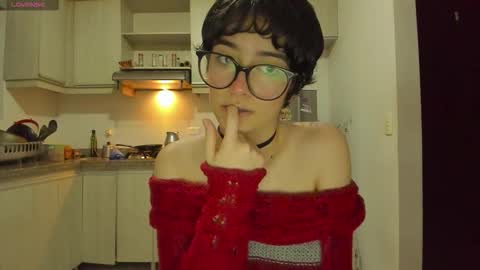 Snapshot of petitee_lunna chatting on February 2026 12:36:02 AM Lunna online show from February 2026 12:36:02 AM