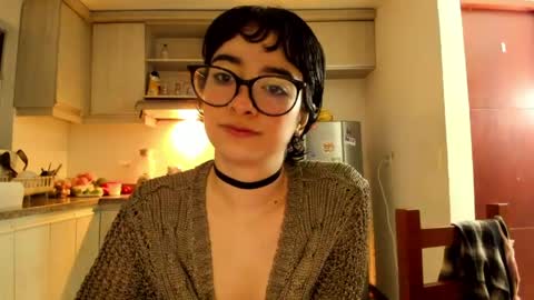 Lunna online show from April 2026 12:46:02 AM