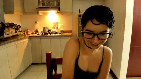 Lunna online show from April 2026 12:19:02 AM