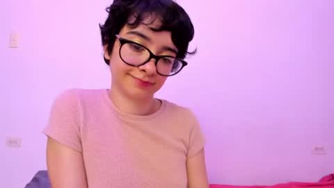 Snapshot of petitee_lunna chatting on July 2026 03:31:02 AM Lunna online show from July 2026 03:31:02 AM