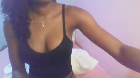 Snapshot of petiteediva chatting on June 2026 02:27:01 AM diva online show from June 2026 02:27:01 AM