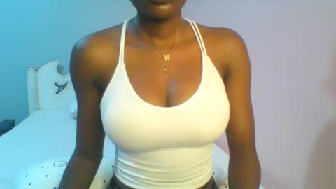 Snapshot of petiteediva chatting on June 2026 03:11:01 AM diva online show from June 2026 03:11:01 AM
