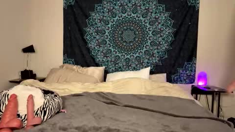 Snapshot of petitegirluvsdick chatting on January 2026 09:18:02 PM Bella online show from January 2026 09:18:02 PM