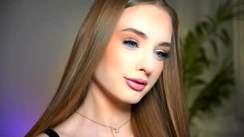 Petitegonwiild online show from March 2026 05:52:02 PM