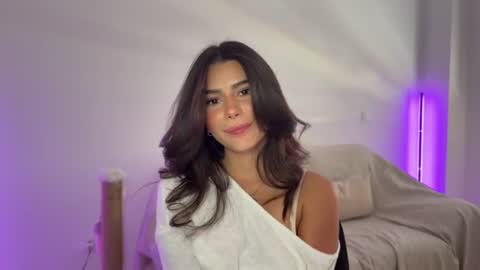 Nicolee online show from July 2026 02:09:01 PM