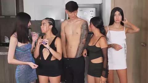 Snapshot of petites_perles chatting on March 2025 08:42:02 PM Sara Emma and Nahomy online show from March 2025 08:42:02 PM