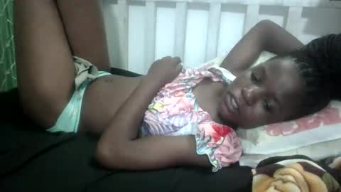 petitesweetchiq online show from September 2025 11:06:02 PM