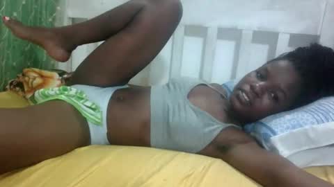 petitesweetchiq online show from October 2025 11:57:02 PM