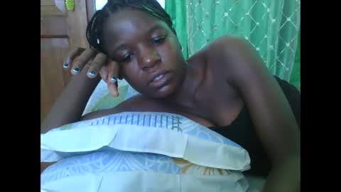 petitesweetchiq online show from November 2025 07:00:02 AM