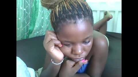 petitesweetchiq online show from February 2026 08:54:02 AM