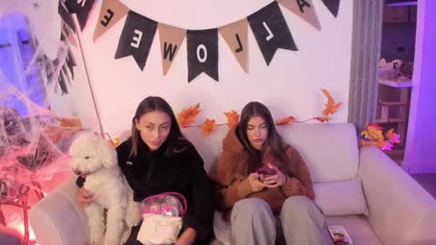 Peyton   online show from October 2025 02:44:01 AM