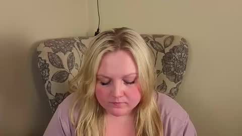 Snapshot of phatassblond chatting on June 2026 07:24:01 AM PhatAssBlond online show from June 2026 07:24:01 AM