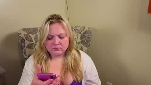 Snapshot of phatassblond chatting on June 2026 06:06:02 PM PhatAssBlond online show from June 2026 06:06:02 PM