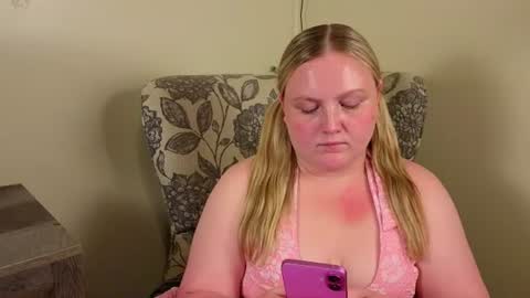 Snapshot of phatassblond chatting on July 2026 11:09:02 PM PhatAssBlond online show from July 2026 11:09:02 PM
