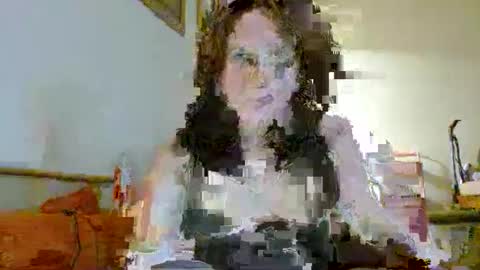 Snapshot of pheebs_cams chatting on November 2025 04:01:02 AM Pheebs online show from November 2025 04:01:02 AM