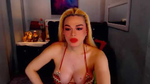 Snapshot of phenominalduodiva chatting on February 2025 12:23:02 PM cervena online show from February 2025 12:23:02 PM