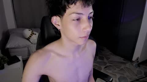 Phil.   INDEPENDENT MODEL online show from May 2026 03:01:02 AM
