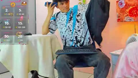 Snapshot of philippsx chatting on February 2026 11:44:01 PM PHILLIP online show from February 2026 11:44:01 PM