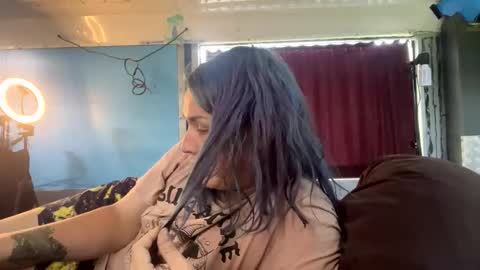 phoebebobebe online show from November 2025 03:38:01 AM