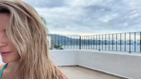 PHOENIX TAYLOR online show from October 2025 02:47:02 PM