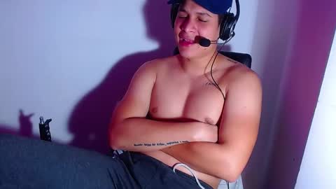 AdnierGnz online show from December 2024 04:44:02 AM