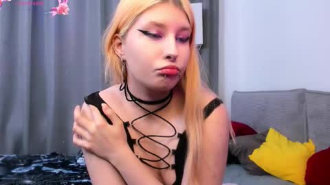 Phoenixvale Pls follow me online show from November 2025 03:38:02 PM