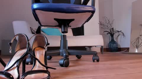 Snapshot of pia_mo chatting on December 2024 10:00:02 PM Special Couple Show - WELCOME TO XMAS 5 and 6 December - 2 at 8 pm COL hour online show from December 2024 10:00:02 PM