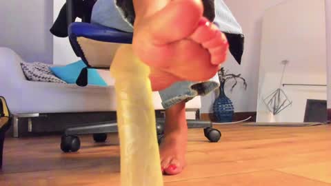 Snapshot of pia_mo chatting on December 2024 01:04:02 AM Special Couple Show - WELCOME TO XMAS 5 and 6 December - 2 at 8 pm COL hour online show from December 2024 01:04:02 AM