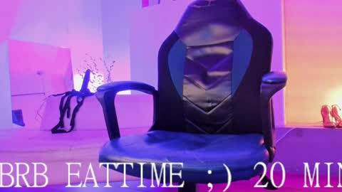 Snapshot of pia_mo chatting on January 2025 10:01:01 PM Special Couple Show - WELCOME TO XMAS 5 and 6 December - 2 at 8 pm COL hour online show from January 2025 10:01:01 PM