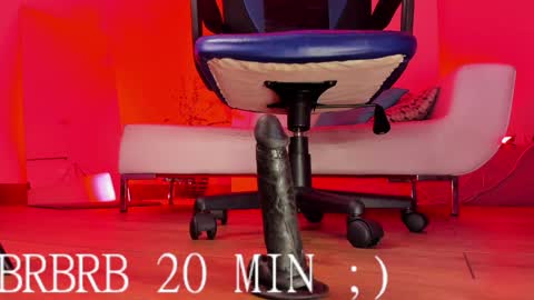 Snapshot of pia_mo chatting on February 2025 10:12:01 PM Special Couple Show - WELCOME TO XMAS 5 and 6 December - 2 at 8 pm COL hour online show from February 2025 10:12:01 PM