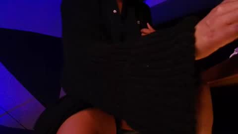 Snapshot of pia_mo chatting on September 2025 03:22:01 AM Special Couple Show - WELCOME TO XMAS 5 and 6 December - 2 at 8 pm COL hour online show from September 2025 03:22:01 AM