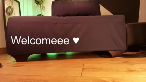 Snapshot of pia_mo chatting on October 2025 02:09:01 AM Special Couple Show - WELCOME TO XMAS 5 and 6 December - 2 at 8 pm COL hour online show from October 2025 02:09:01 AM