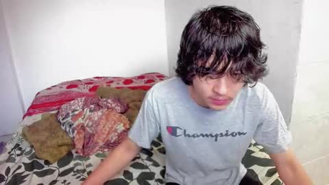 picaszomilos350 online show from December 2025 11:19:01 AM