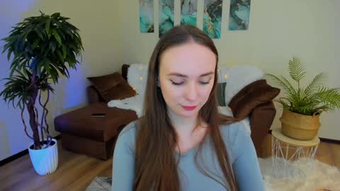 Emelie online show from February 2025 10:29:02 AM