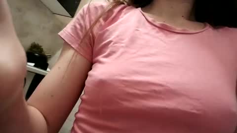 Moonie online show from January 2026 07:04:01 PM