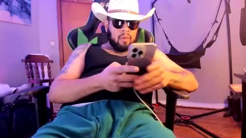 Snapshot of pierced_leather chatting on December 2024 12:29:01 AM pierced_leather online show from December 2024 12:29:01 AM