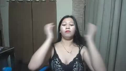 Dhalia online show from November 2025 12:15:01 PM